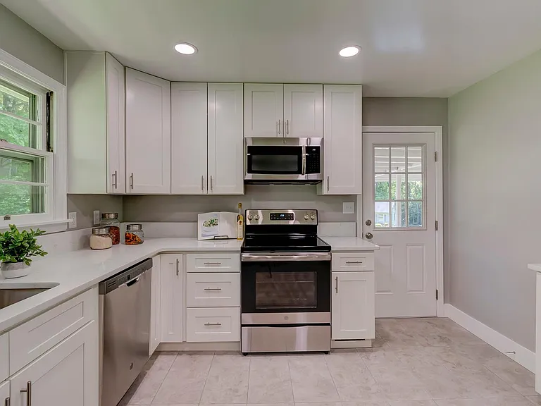 5730 Davida Rd — Photo 3