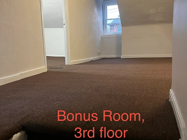 552 Bath St #2 — Photo 8