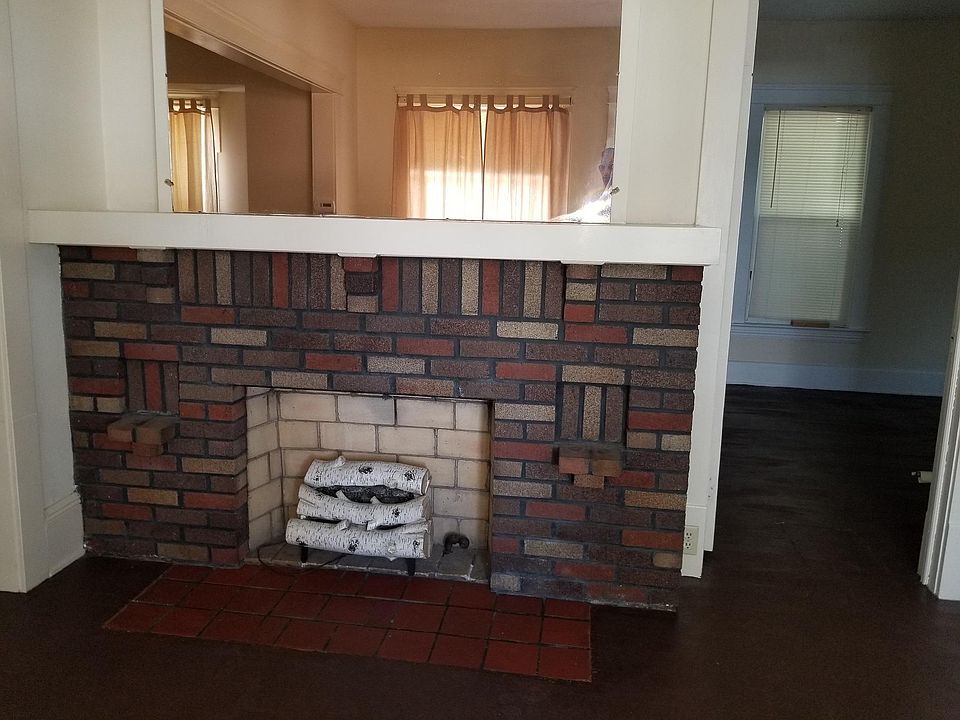 2nd image of 3215 Bradwell Ave