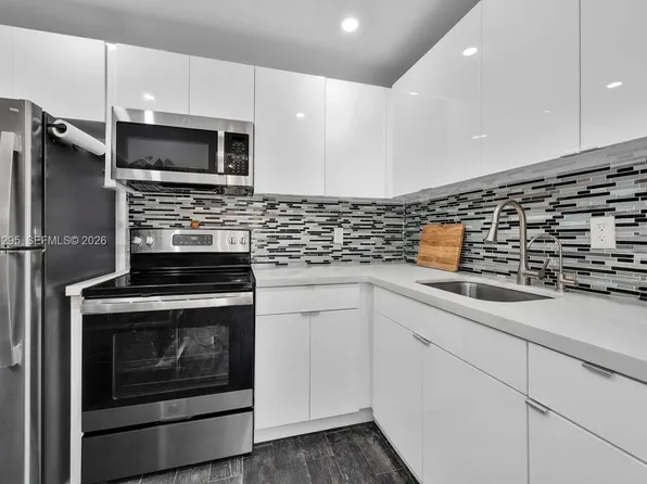 1051 SW 1st St APT 401, Miami, FL 33130