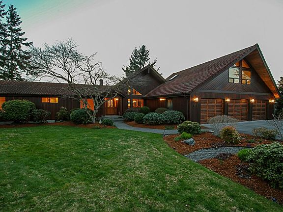 2nd image of 839 Harvest Ct SE