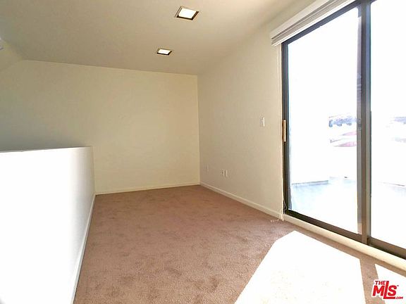 5th image of 1044 10th St APT 4