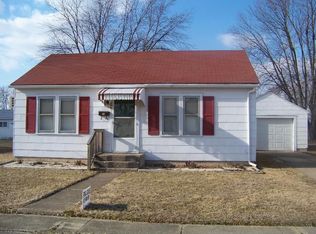 609 W Page St, Vandalia, MO 63382