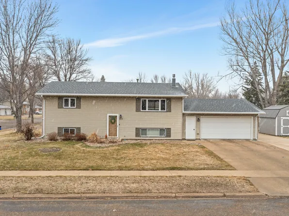 2013 14th Ave SE, Aberdeen, SD 57401