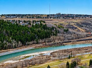 360 E Point McKay Gdns NW, Calgary, AB T3B4V8