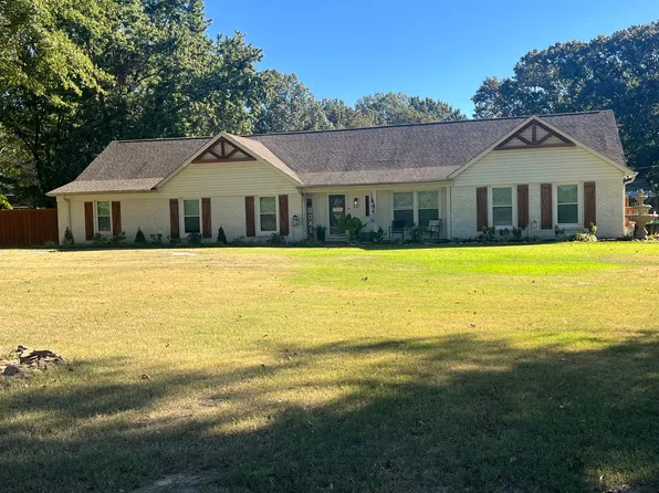 6162 Honeysuckle Ln, Walls, MS 38680