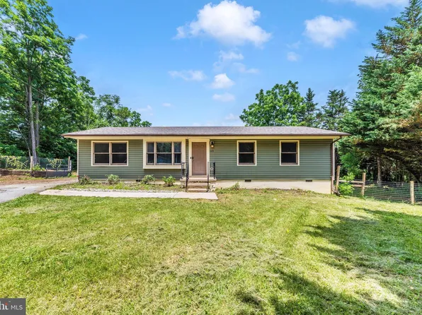 135 Johns Ct, Charles Town, WV 25414