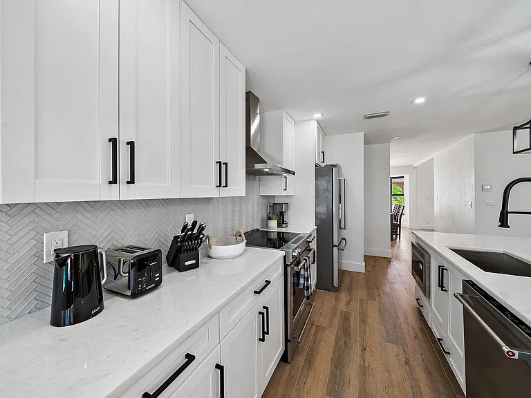 1878 Lynton Cir — Photo 10