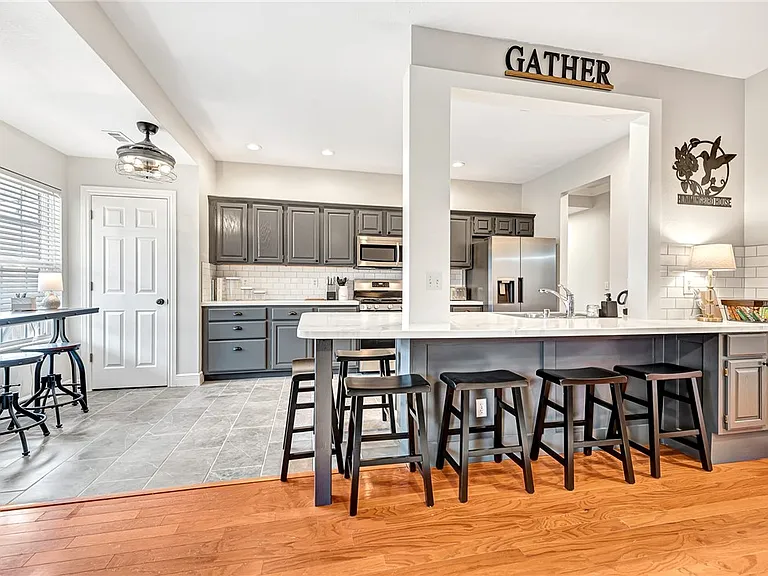 701 SW Maidstone Ave — Photo 6