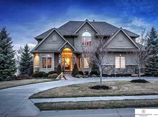 21436 Hickory St, Elkhorn, NE 68022