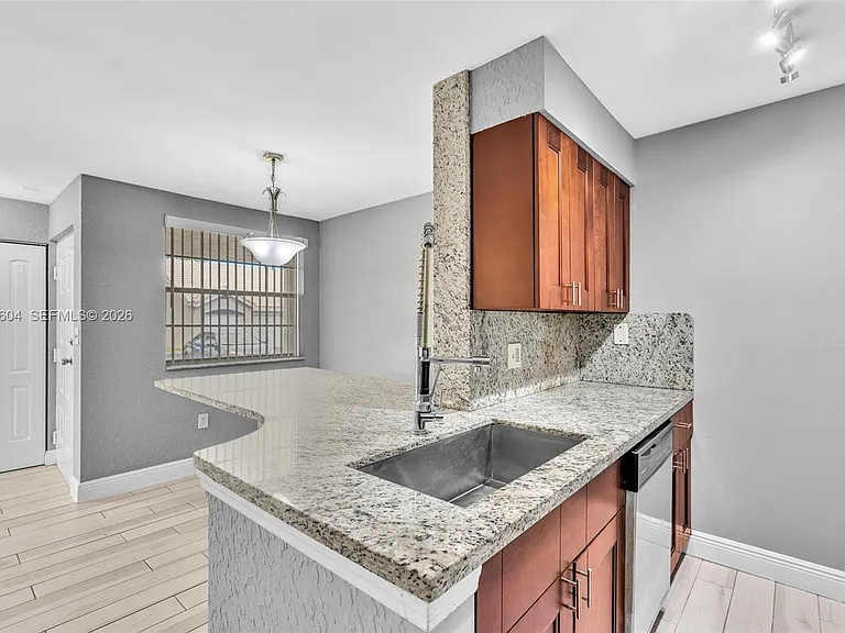 2851 N Oakland Forest Dr #111 — Photo 5