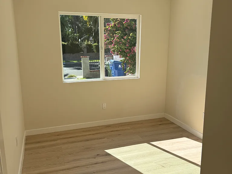 7758 N Owensmouth Ave #7758 — Photo 8