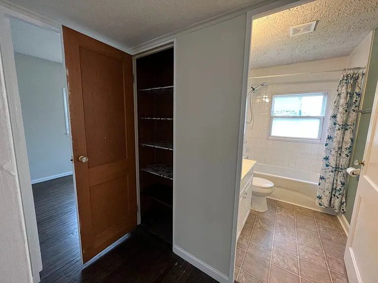 1431 Lincoln Dr — Photo 6