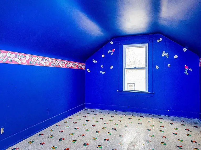 1543 Maine St — Photo 2