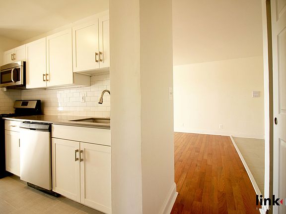 5th image of 33 N 3rd Ave APT 4U
