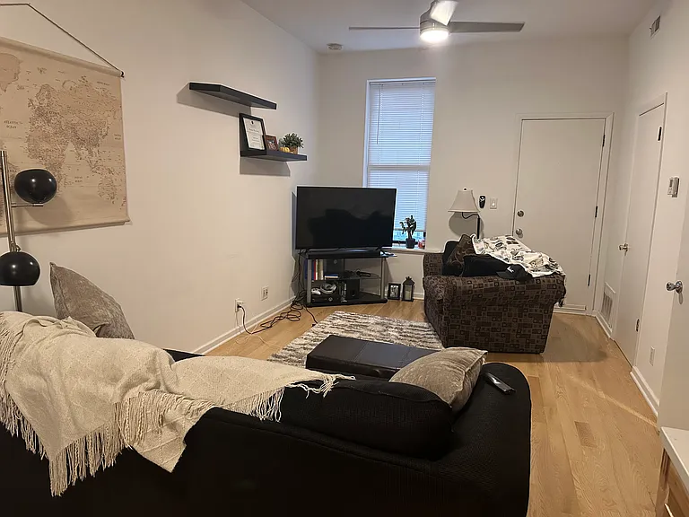 1350 N Greenview Ave #1R — Photo 5