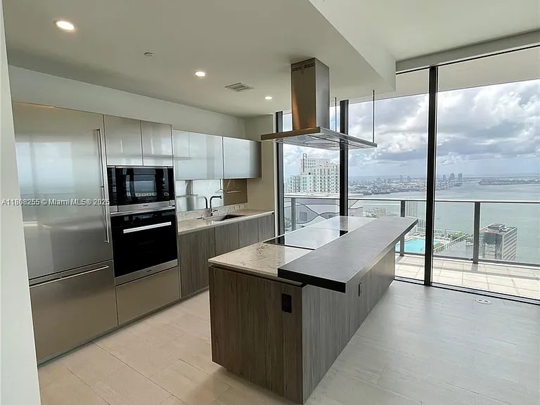 1000 Brickell Plz #Penthouse 5501 — Photo 7