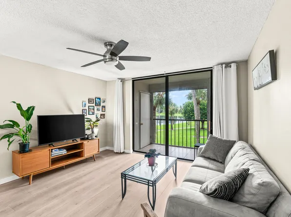 5370 Las Verdes Circle #209, Delray Beach, FL 33484