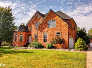 27 Pinehurst Cir, Ottumwa, IA 52501