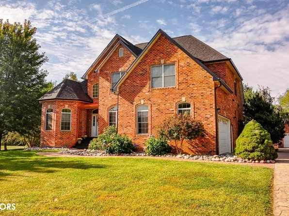 27 Pinehurst Cir, Ottumwa, IA 52501