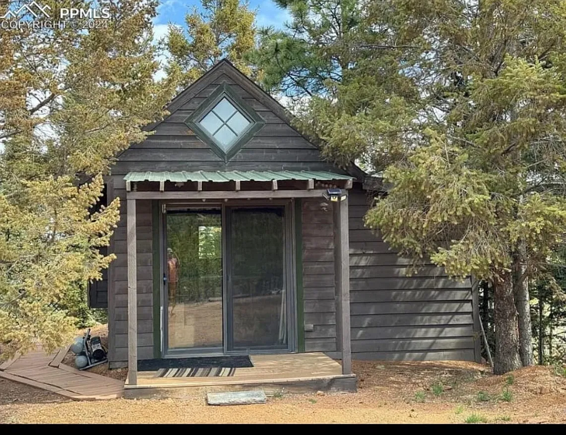 Studio, 250 sqft, $1,000 — Photo 2