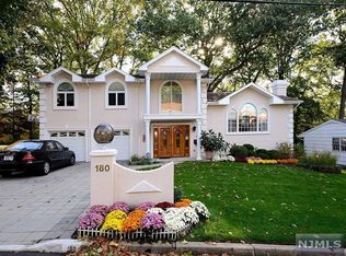 180 Wood Rd, Englewood Cliffs, NJ 07632