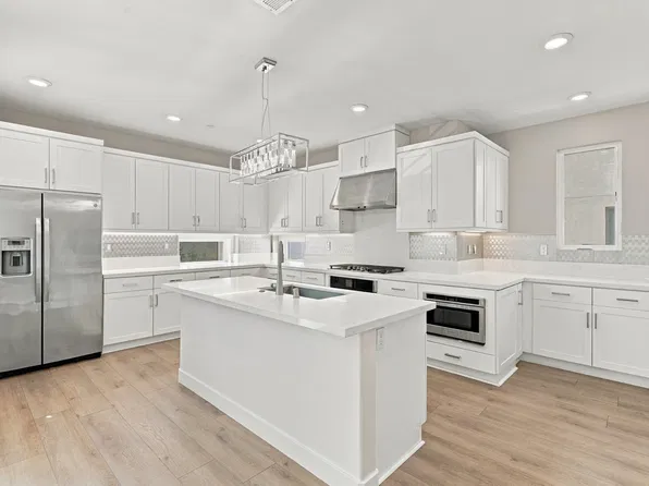 215 Waypoint, Tustin, CA 92782