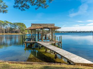 48 Marlborough Rd, Shalimar, FL 32579