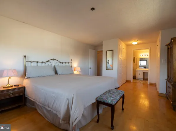 900 N Broom St APT 22, Wilmington, DE 19806