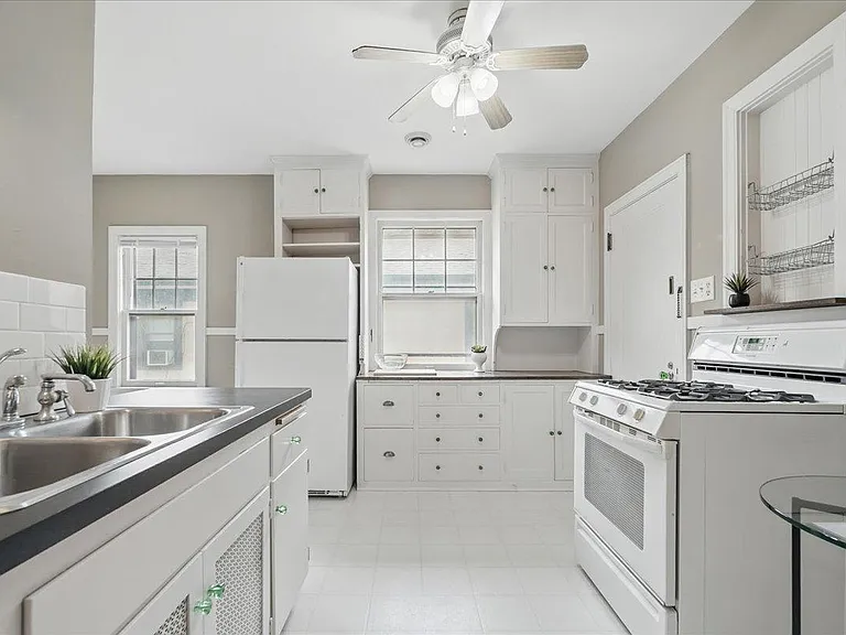 4948 Lyndale Ave S #LOWER — Photo 11