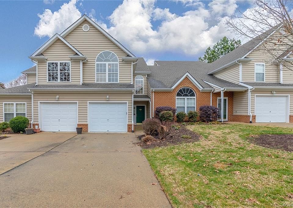 1st image of 608 Muirfield Ct #B