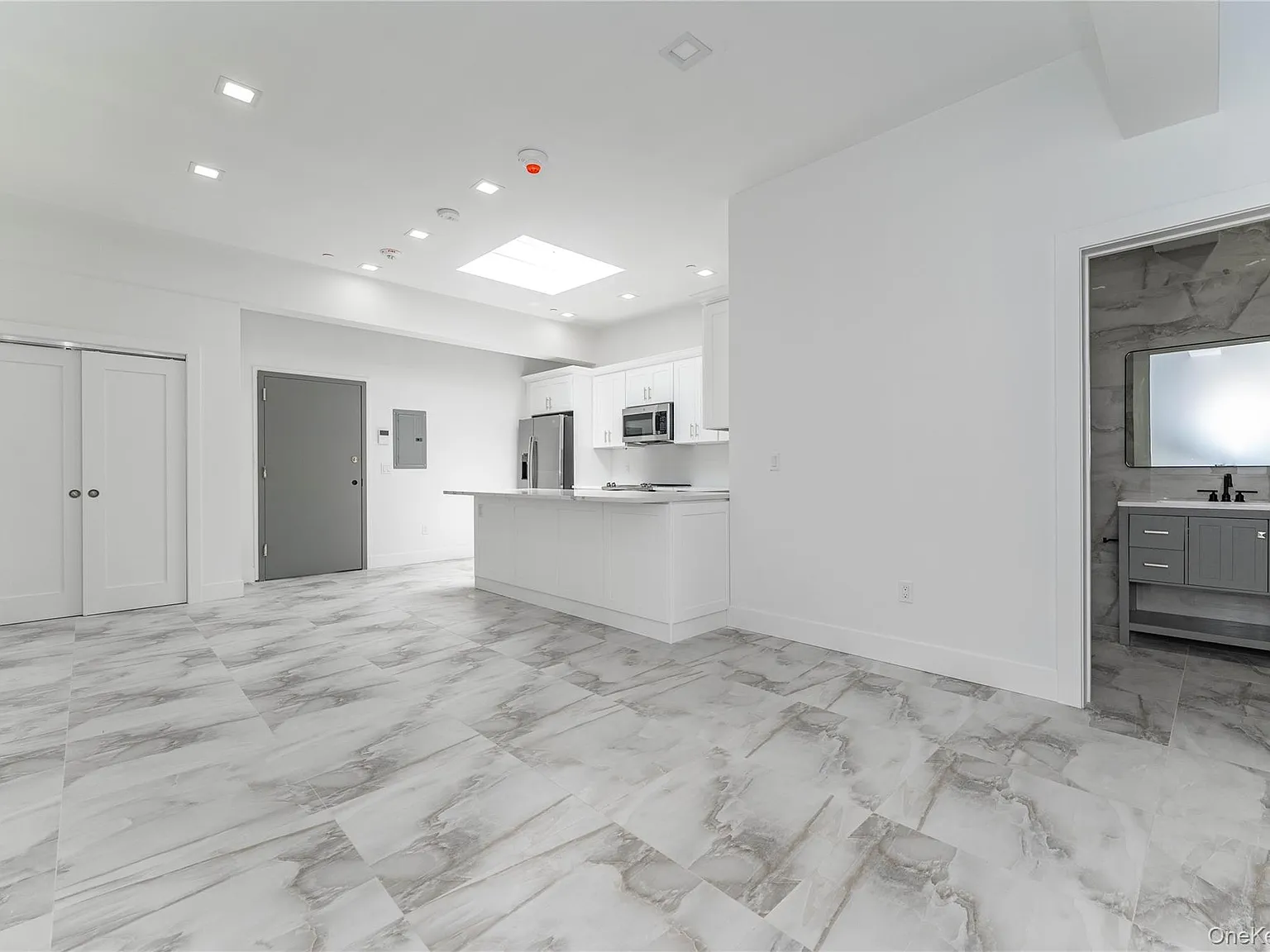 2 bed, 1.0 bath, 800 sqft, $3,350 — Photo 3
