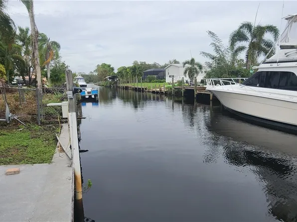 2232 Marina Park Dr, Fort Myers, FL 33905