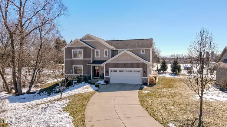 1st image of 1702 Sweet Grass Dr SE