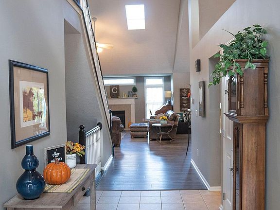 3rd image of 7166 Lavender Ln