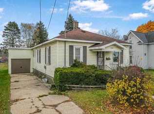 1220 Burlingame St, Cadillac, MI 49601