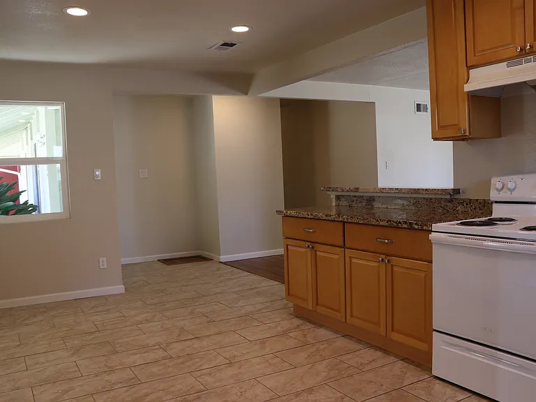 335 Rollingwood Dr — Photo 8