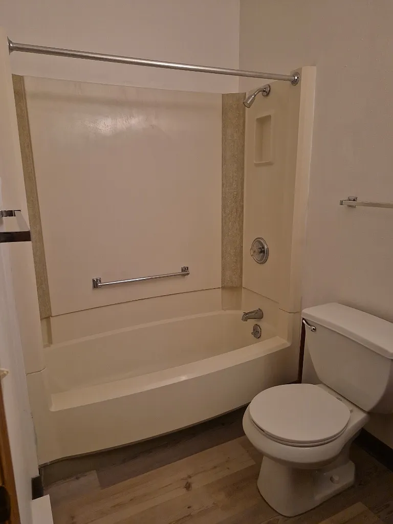 1 bed, $350 — Photo 4