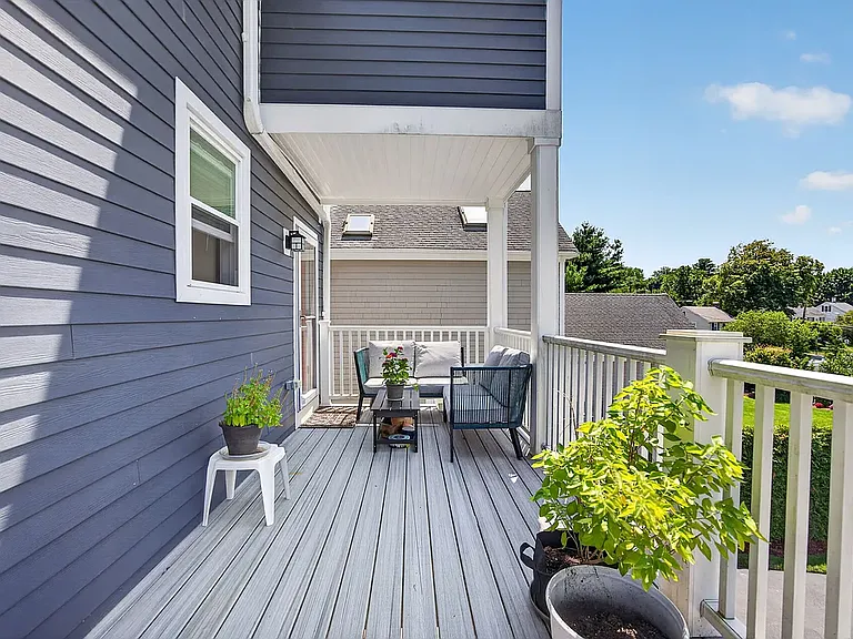 2nd floor deck