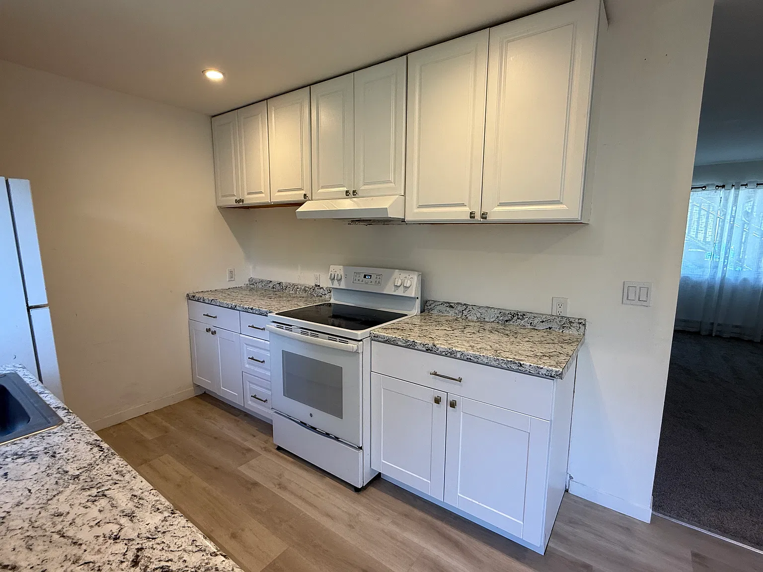 2 bed, 800 sqft, $2,850 — Photo 4