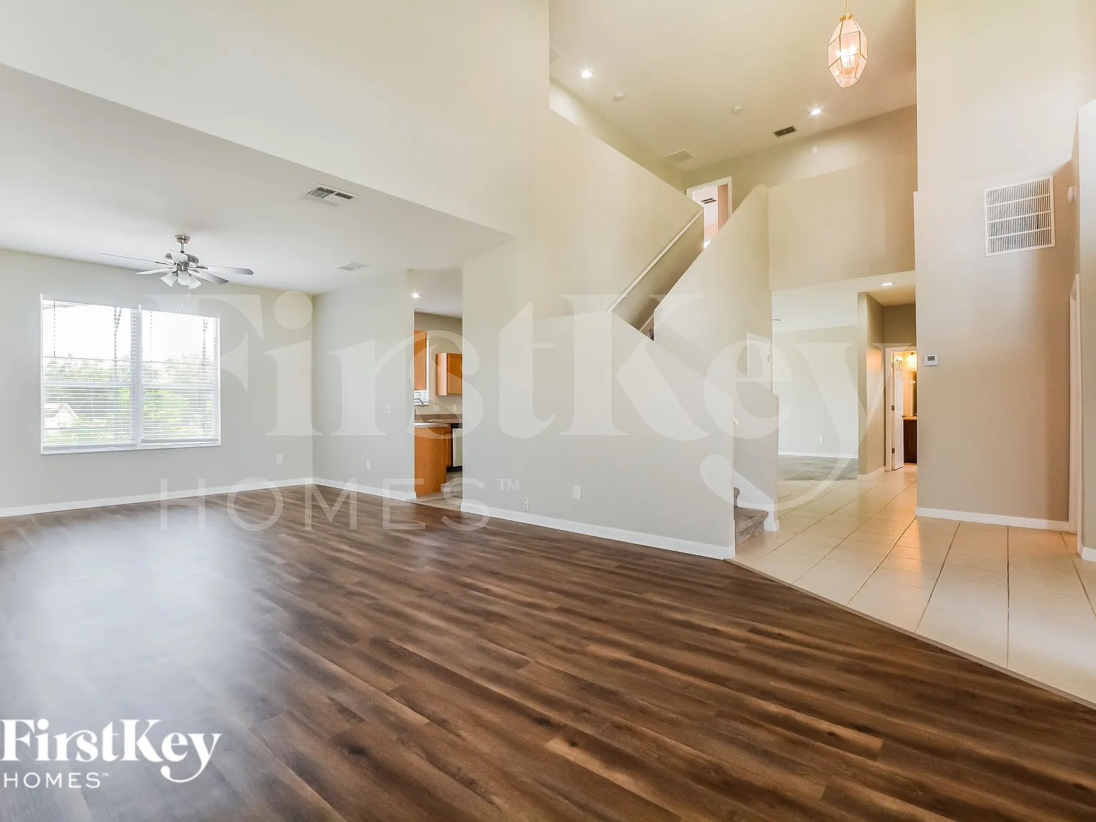 5 bed, 4.0 bath, 3052 sqft, $2,965 — Photo 2