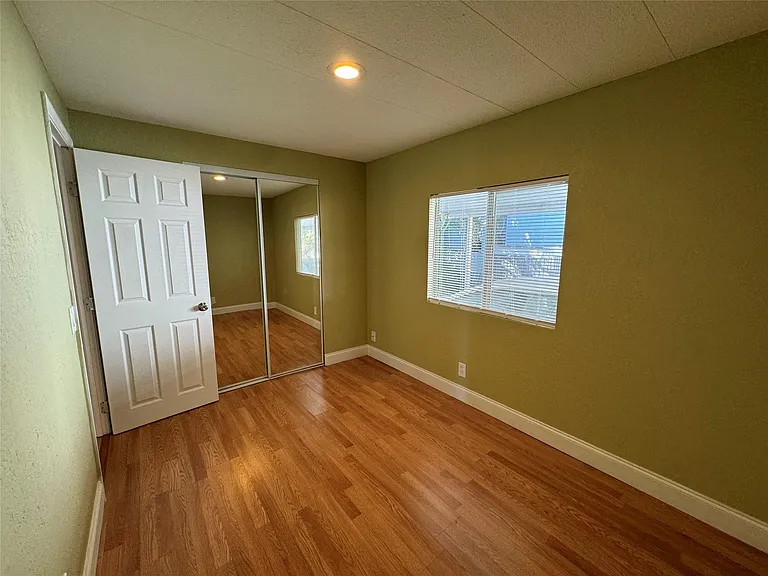 3028 Lakeshore Dr — Photo 28