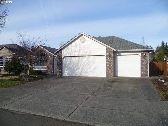 2nd image of 17504 NE 29th St