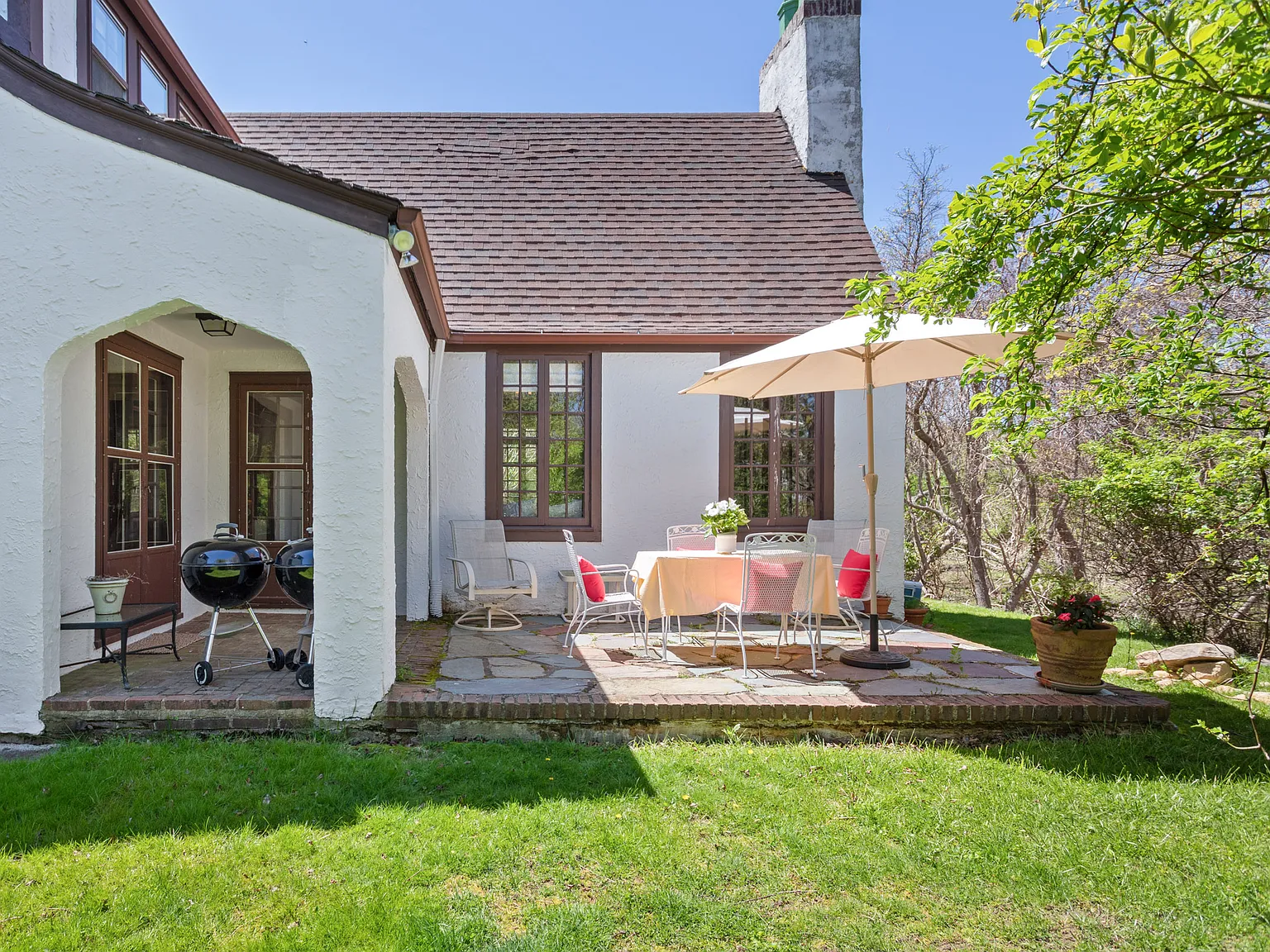5 Bedroom Montauk Home — Photo 4