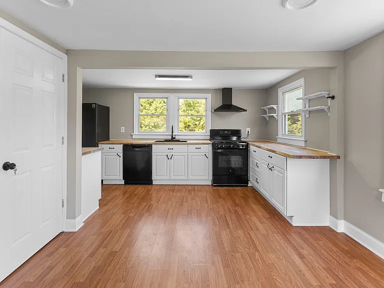 2302 Lighthouse View Dr — Photo 6