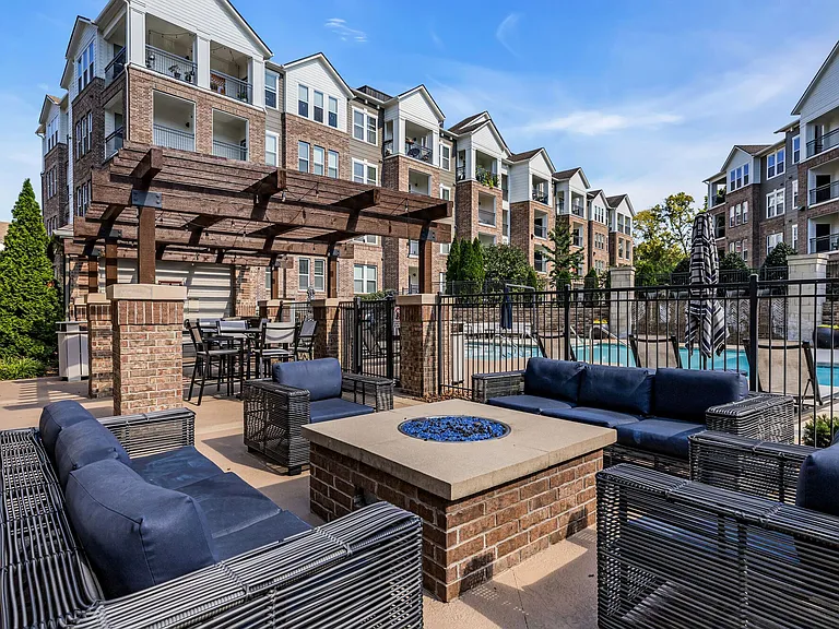 Artessa Apartments — Photo 11