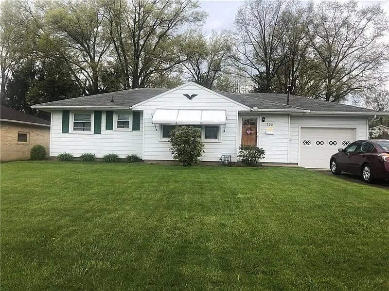 755 Donna Dr photo 1