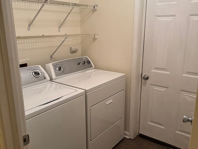 7376 Springside Dr — Photo 16