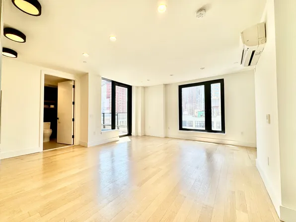 260 Gold Street image 1 of 26
