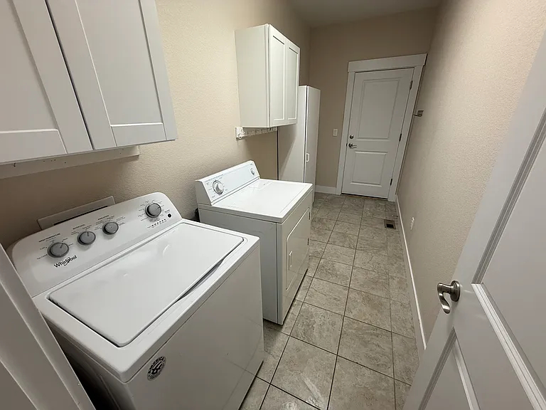 2841 Cascade Creek Dr — Photo 18